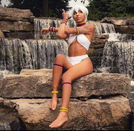 Juliet Cascaii model best pic