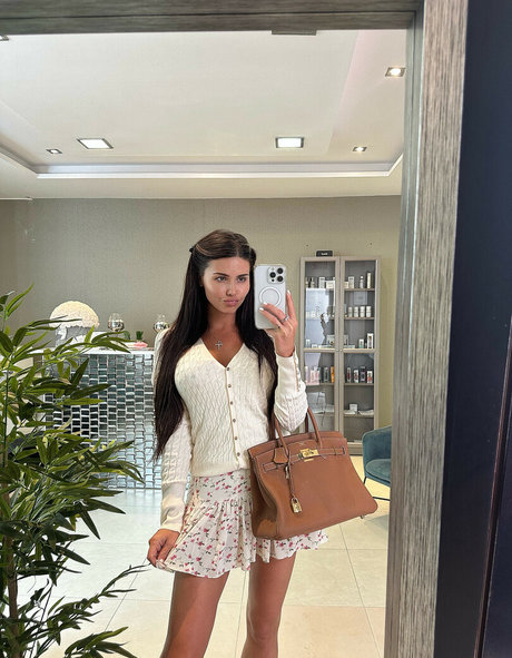 leyla night adult model pics