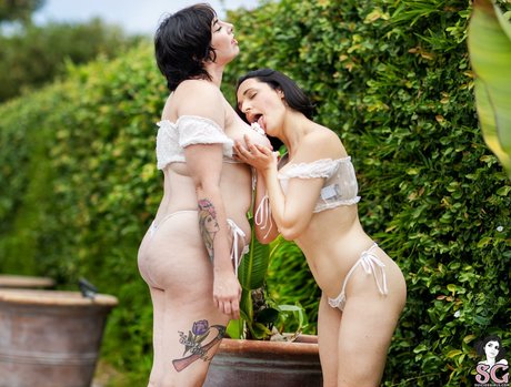 Mynxx adult model photos