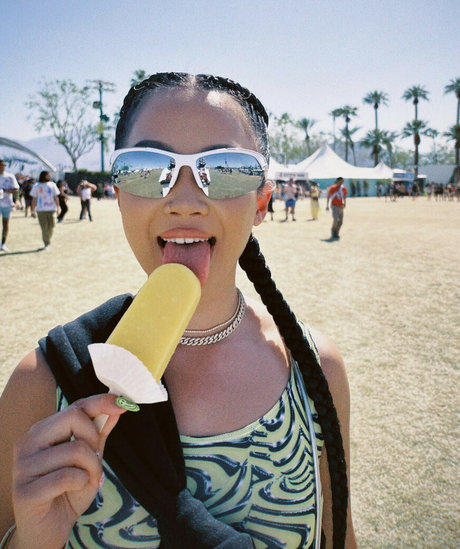 Twaydabae pornographic actress picture