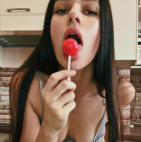 EmiliAAA exclusive actress pic