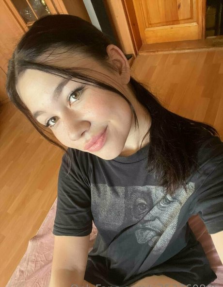 littlewaiifu model erotic galleries