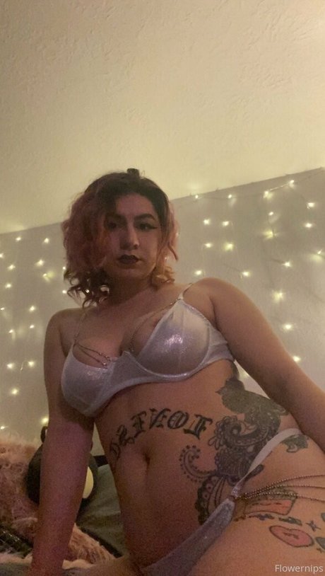 flowernipsx hot model pic