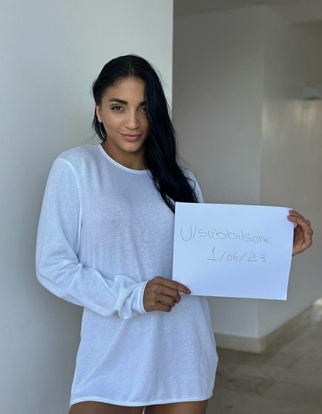 Anlly star erotic photos