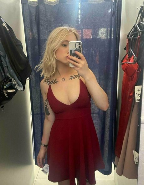 ayris simp pornographic star img