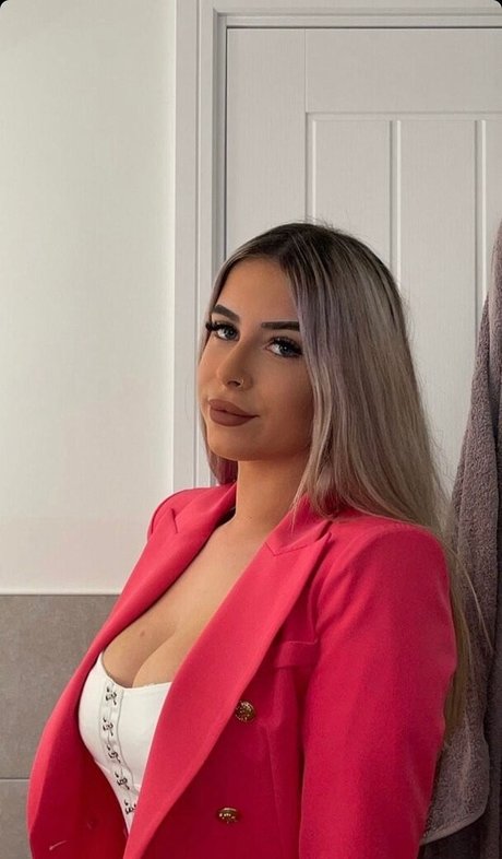 Lucy Scales star porn pics