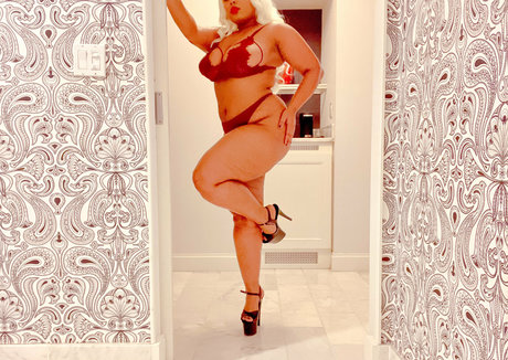 karminyates art star image