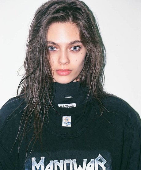 Alexandra Moskaleva model adult image