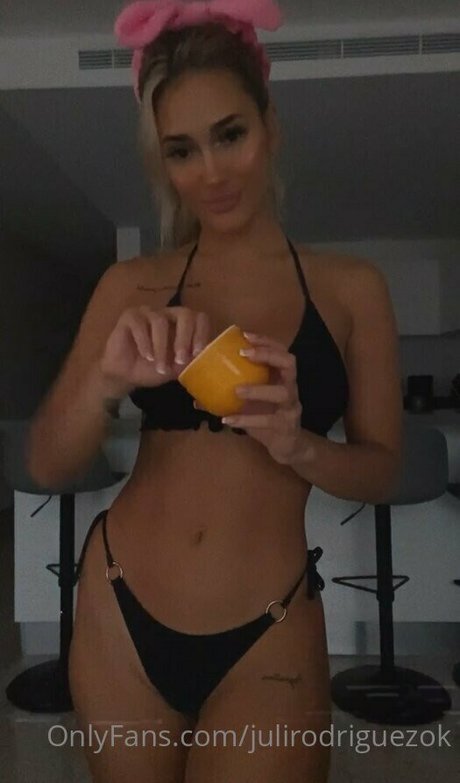 julirodriguezok nude star img