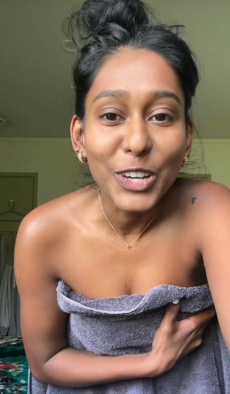 Venorika model adult photos