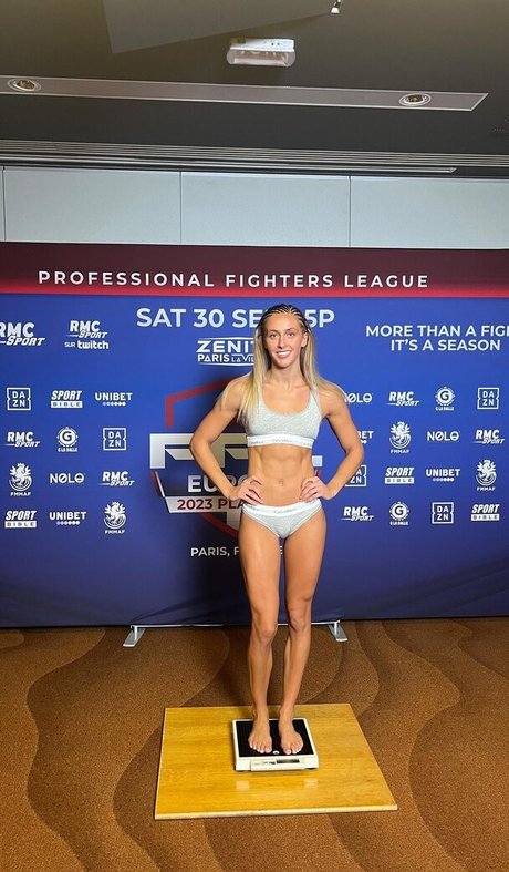 Dakota Ditcheva art actress image