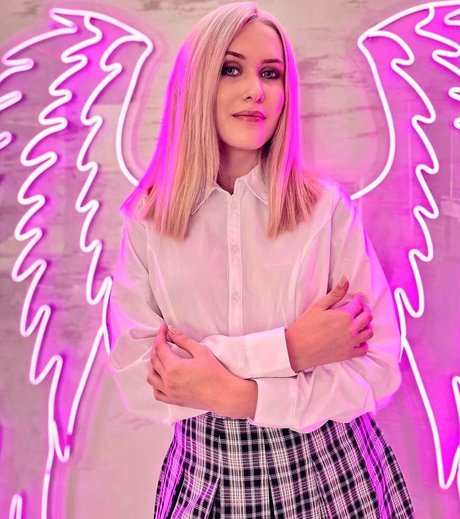 Una Fairy pretty pornstar gallery