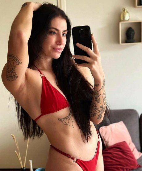 Ilselyannoor pornstar nudes images