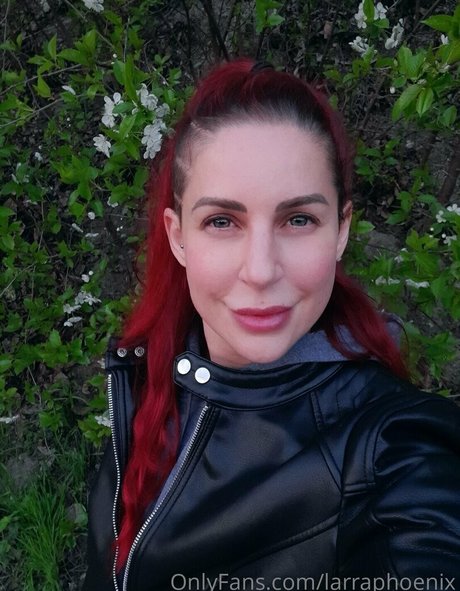 arielrhoades free model pic