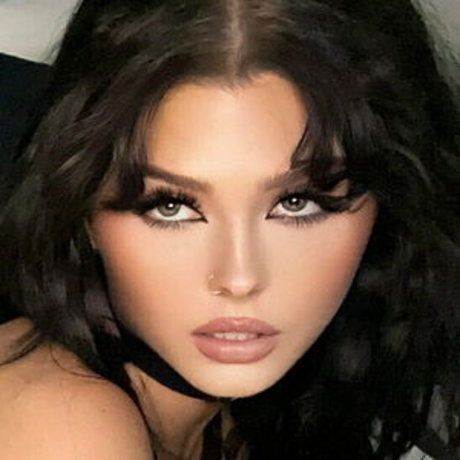 lolareyxo hot model photo