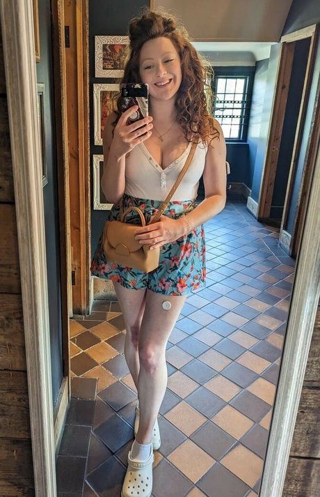 EmmaGraceGuitar star exclusive photos