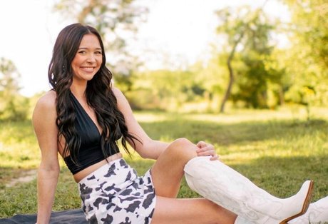 megreilyy pornstar erotic image