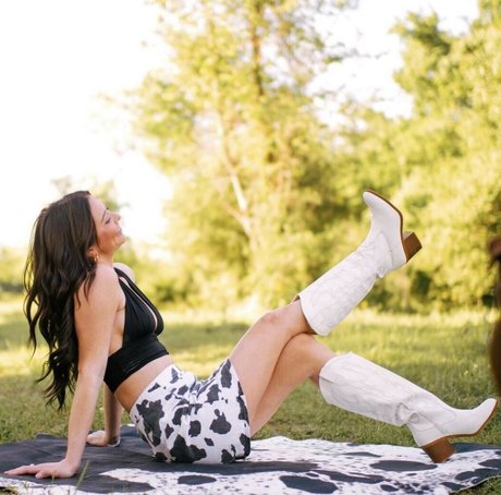 megreilyy pornstar nude picture