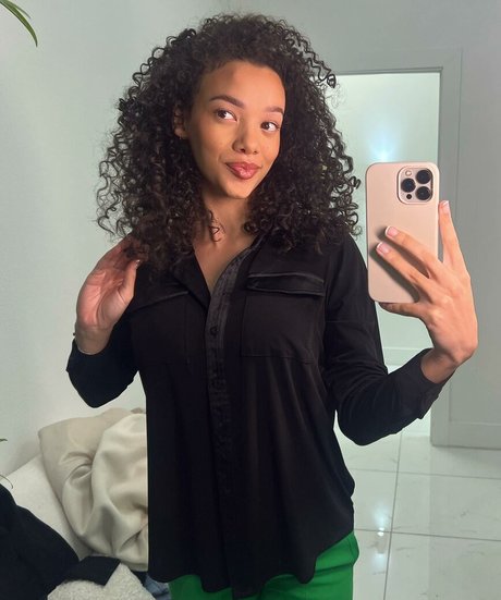 Jazzylique top model gallery