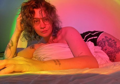 roeschach model xxx photo