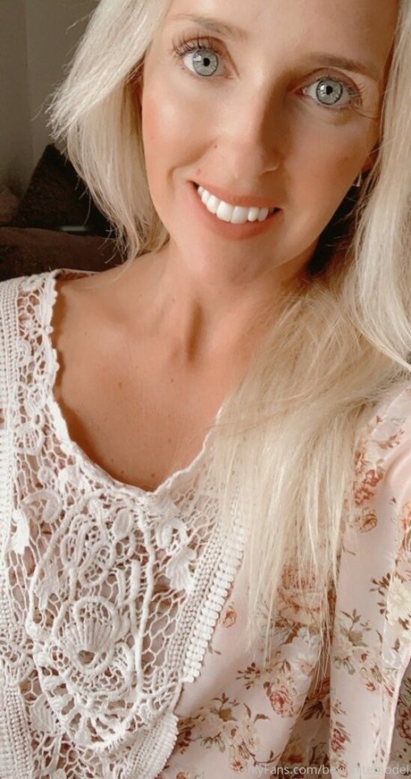 Bexwhitemodel exclusive actress image