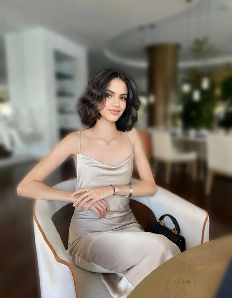 lolaass exclusive actress photos