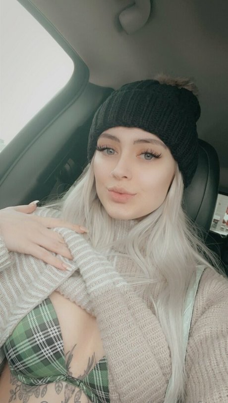 blondifree erotic actress pics