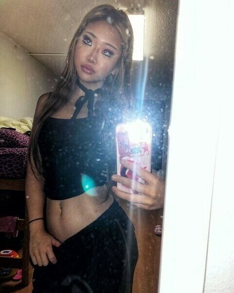 emi6a6y pornstar nice image