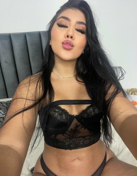 Charlote Rouge pretty star pictures