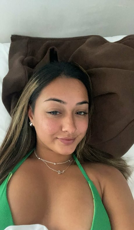 Isha Mariyah star nice img