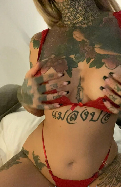inkedgigi pretty pornstar photo
