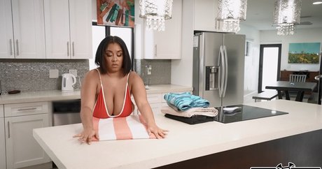 Juliana Dreams pornstar art gallery