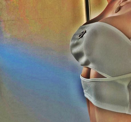 Dapariz model exclusive pics