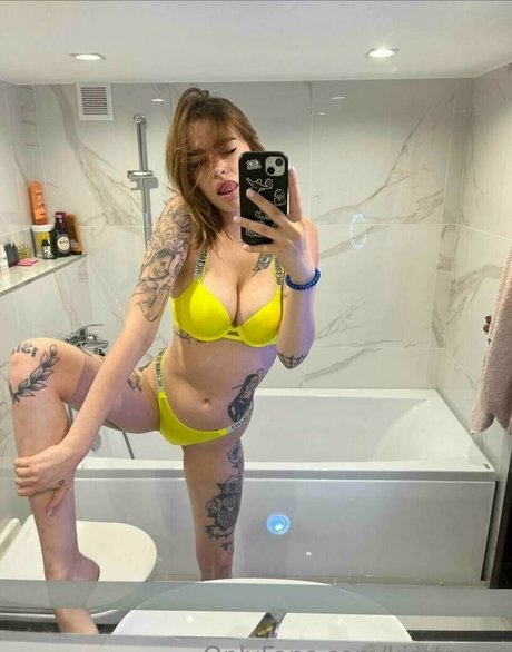 Kisatanya star nude photos