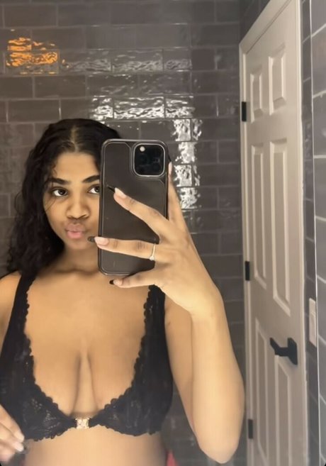 Sh33Natay star nude img