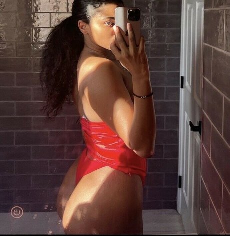 MzKora sex model pics