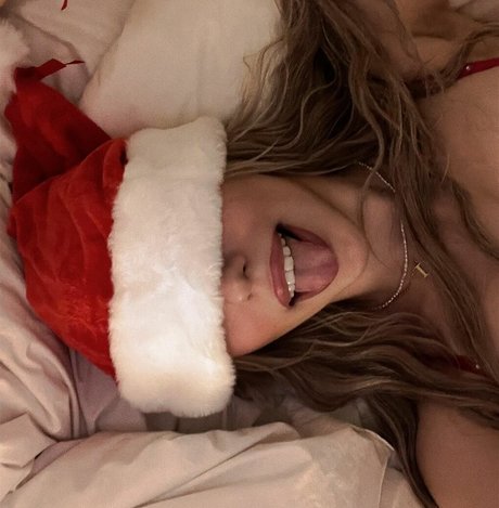 Nora Hedman star beautiful pic