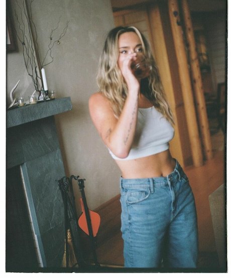 Sophia Scott pornstar sexy image