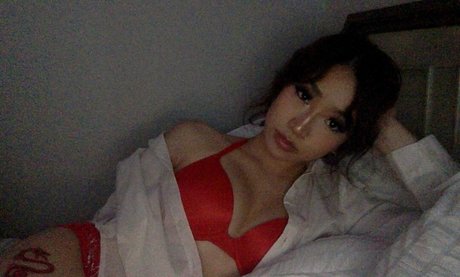 Harmonee Yang model naked pictures