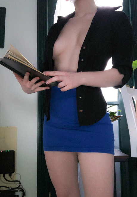 tinysoles model pornographic images