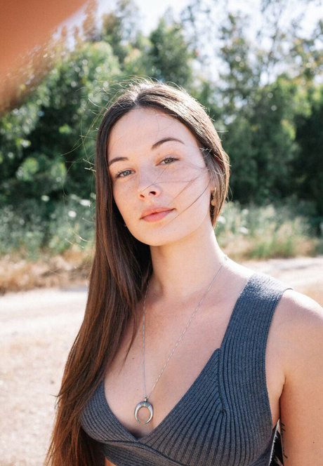 Noa Pery xxx actress pictures