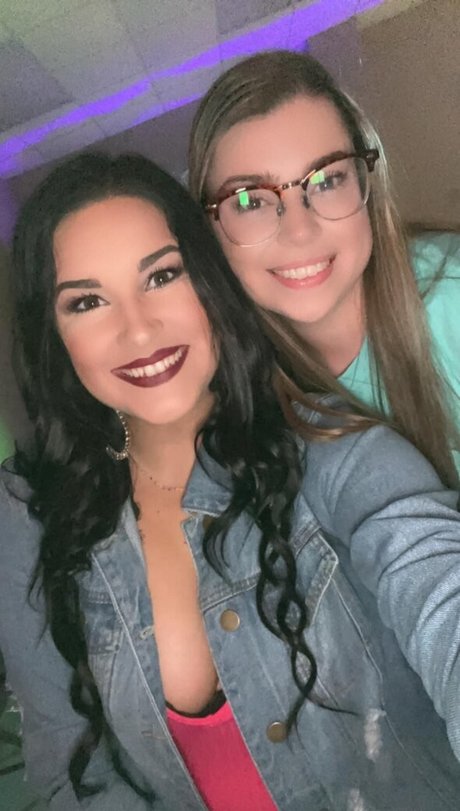 Aisley Montgomery model img