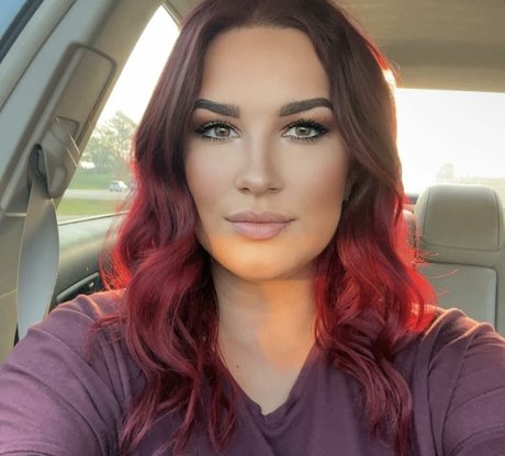 Aisley Montgomery perfect star images