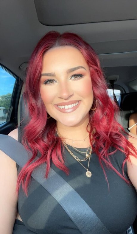 Aisley Montgomery exclusive actress images