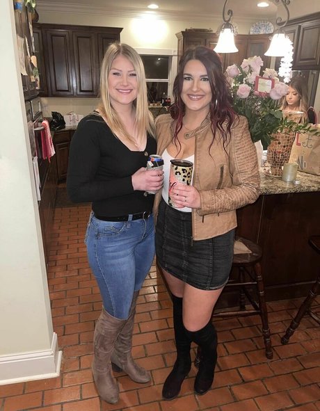 Aisley Montgomery model best photos