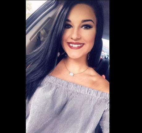 Aisley Montgomery star top pictures