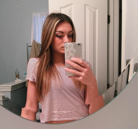 Logan Brickhouse pornstar pretty picture