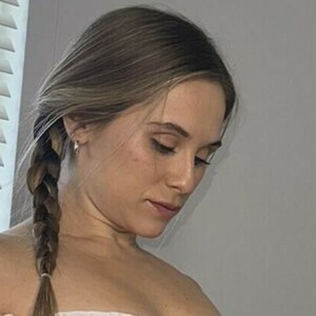 Mackenzie Sterner nice actress img