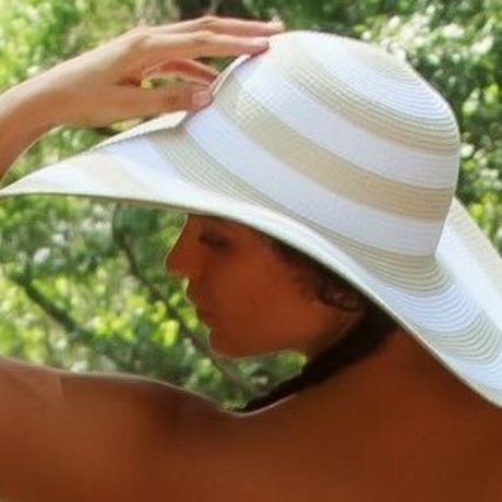 Abi Blue model nude pics