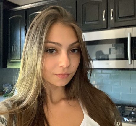 Elena Lukin porn actress pic